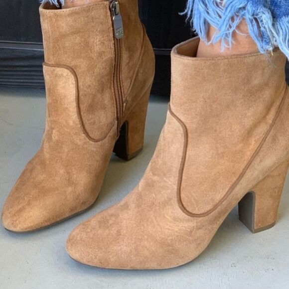 BRAND NEW ANNE KLEIN IFLEX ROUND TOE SUEDE BLOCK HEEL BOOTIES - Picture 16 of 16